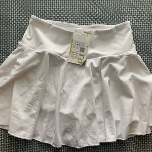 Halara 2 in 1 tennis skirt in white, size S